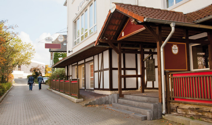 Straßenzufahrt der provisionsfreien Gastronomie-Immobilie Gesellschaft Harmonie Iserlohn